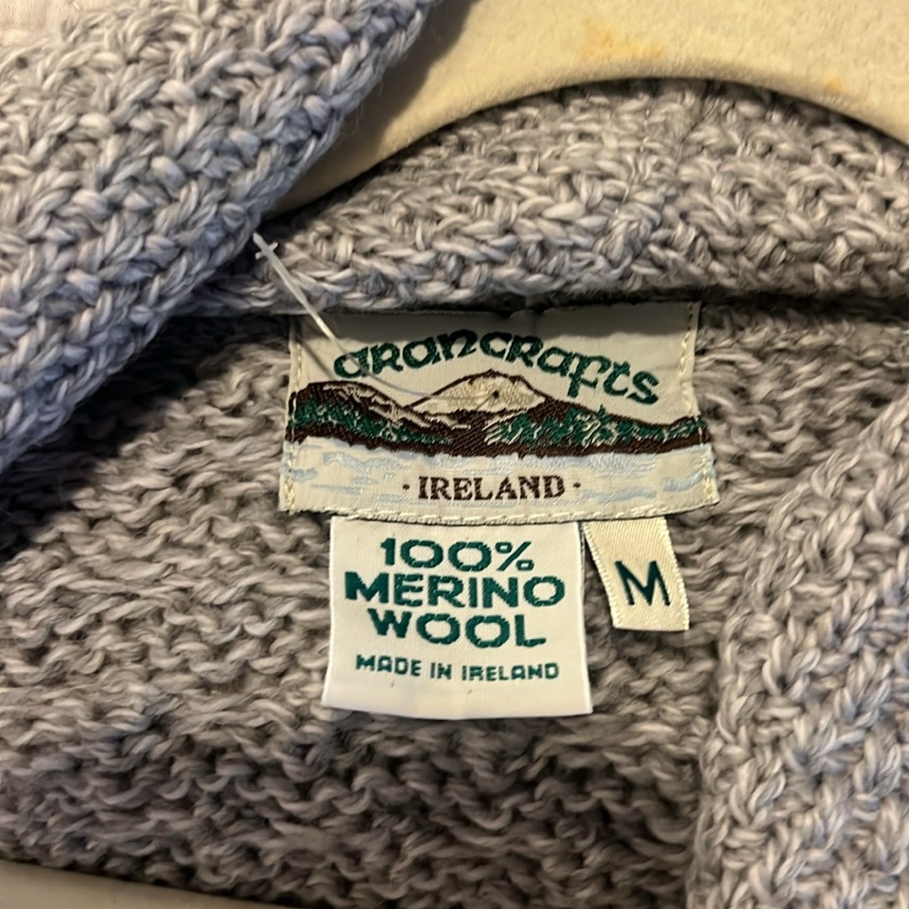Very nice, 100% merino wool, made in Ireland. - Picture 2 of 5